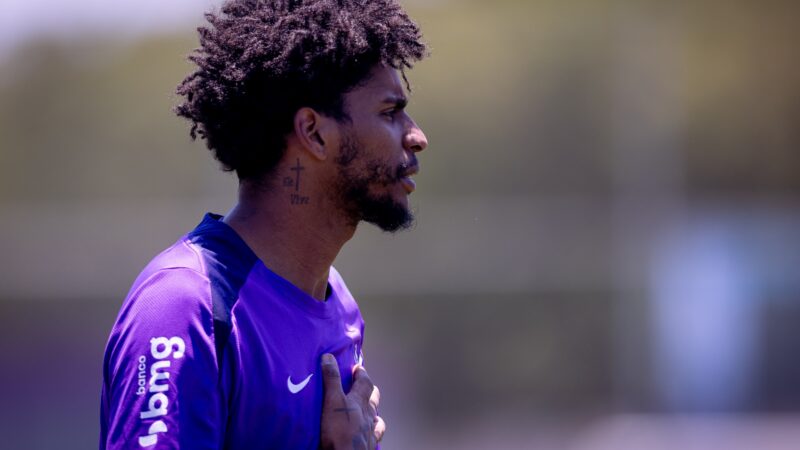 Hugo Souza treina e deve reforçar o Corinthians contra o Botafogo; Memphis segue em tratamento