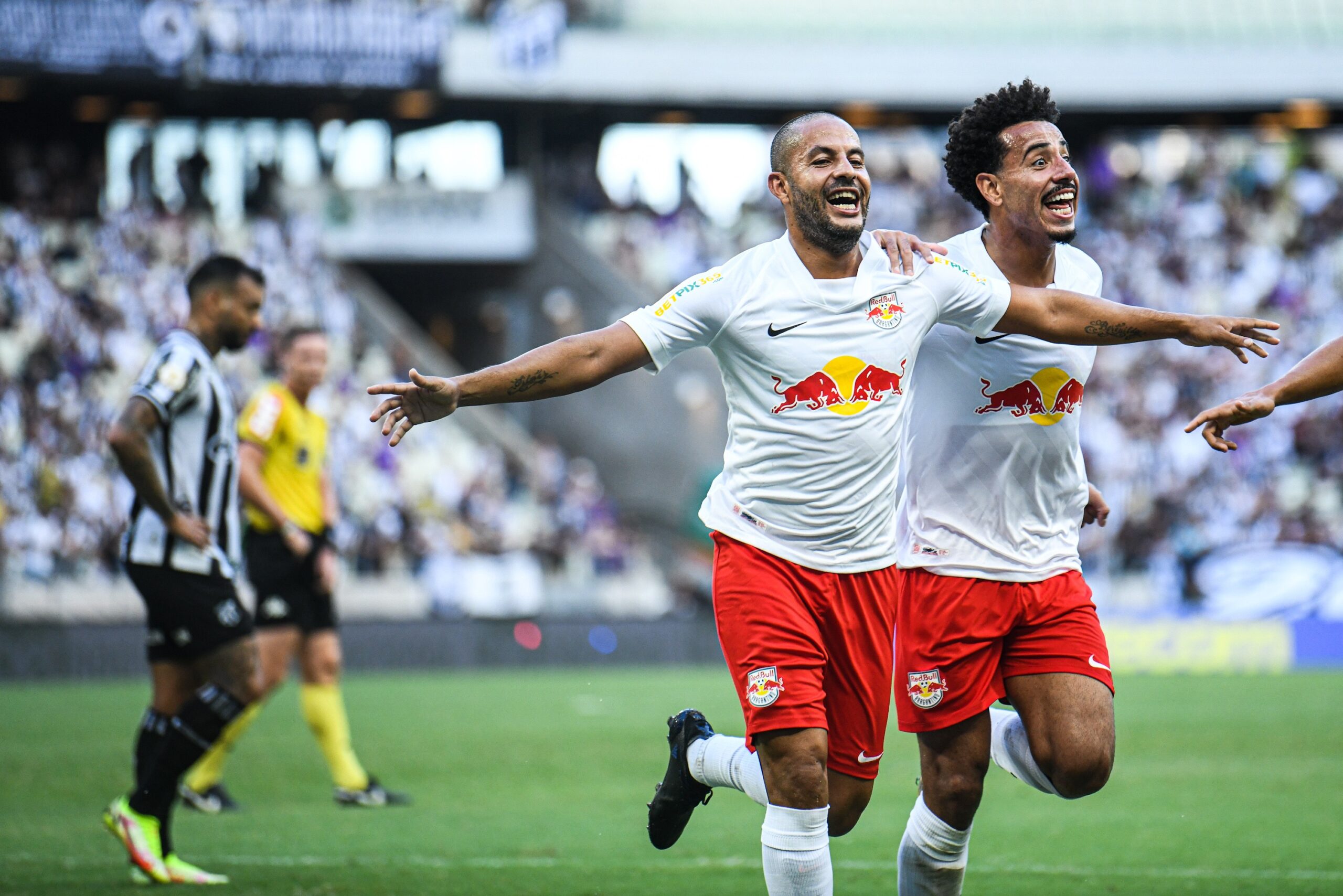 Atacante ex-São Paulo e RB Bragantino fecha com o Joinville para 2026