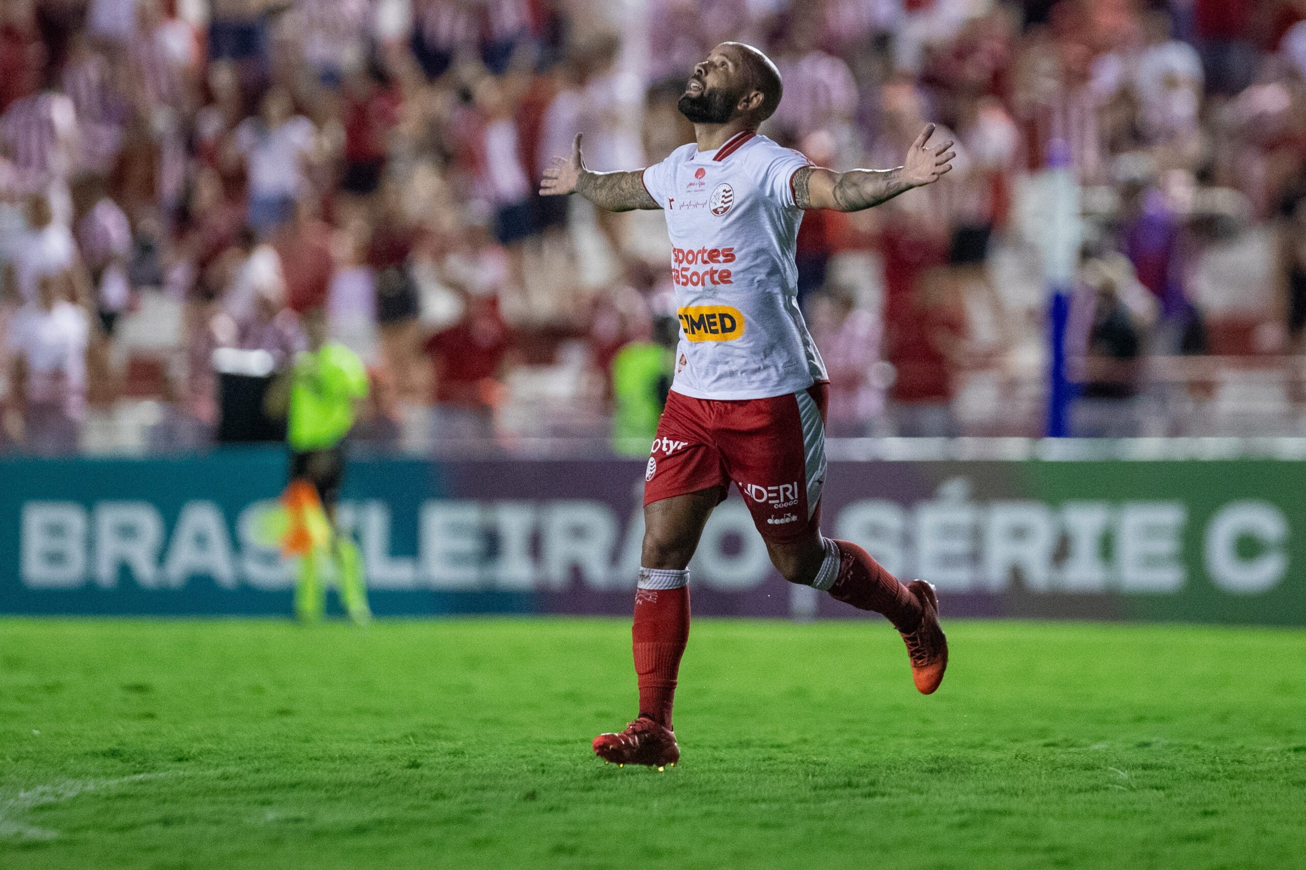 Santa Cruz negocia contratação de Patrick Allan, ex-Náutico