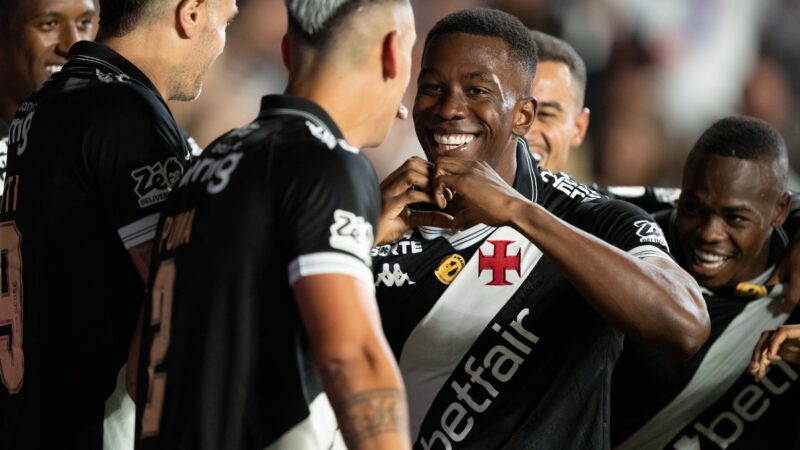 O “senhor” Cuesta: colombiano resolve lacuna na defesa e faz valer esforço do Vasco para contratá-lo