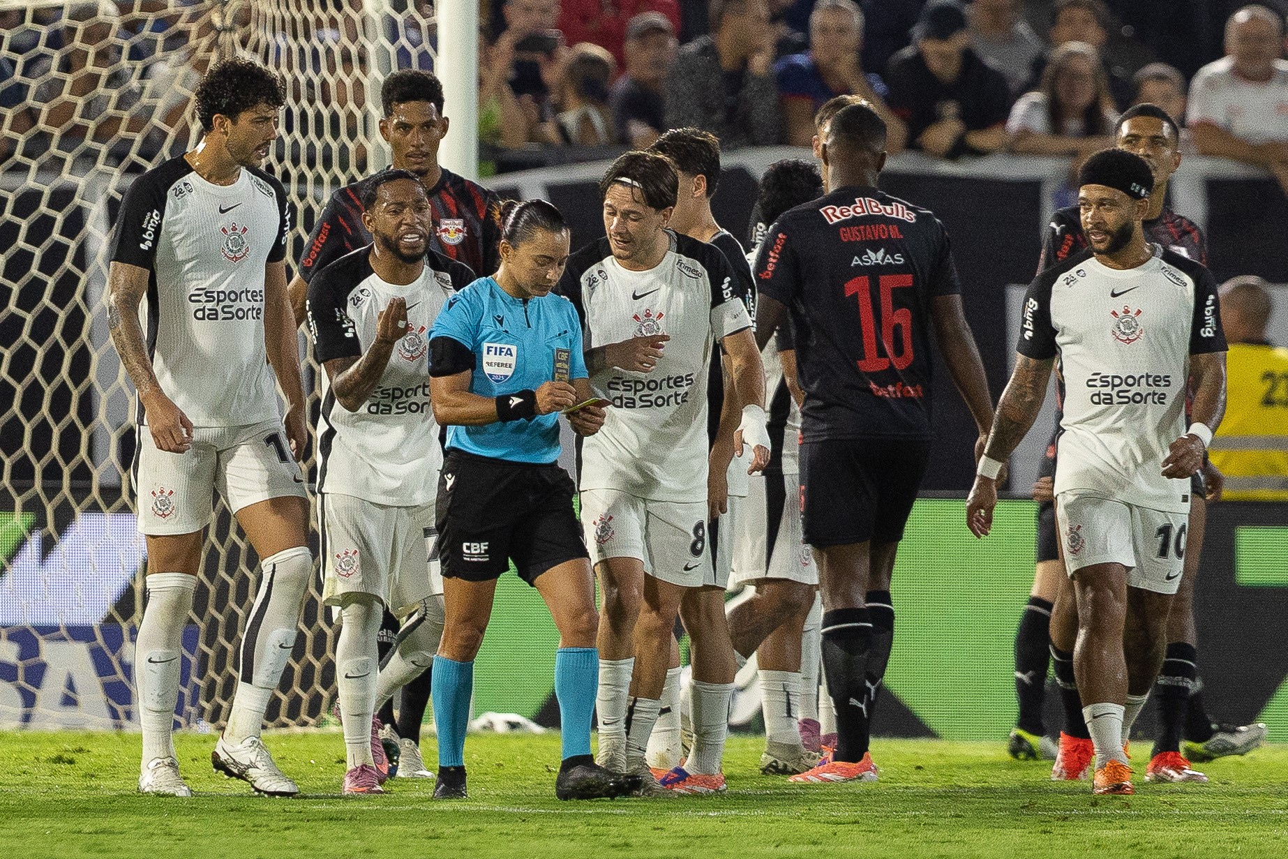 Cabeça quente? Corinthians é o segundo clube com mais cartões vermelhos no Brasileirão
