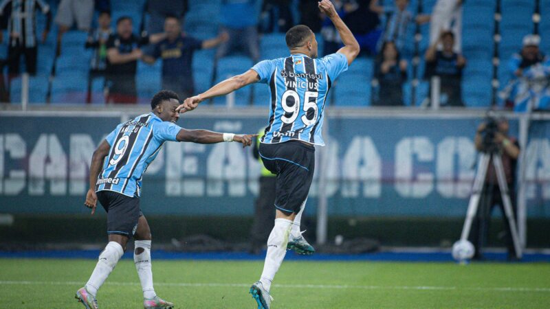 Carlos Vinicius tem início parecido com Suárez no Grêmio; compare números