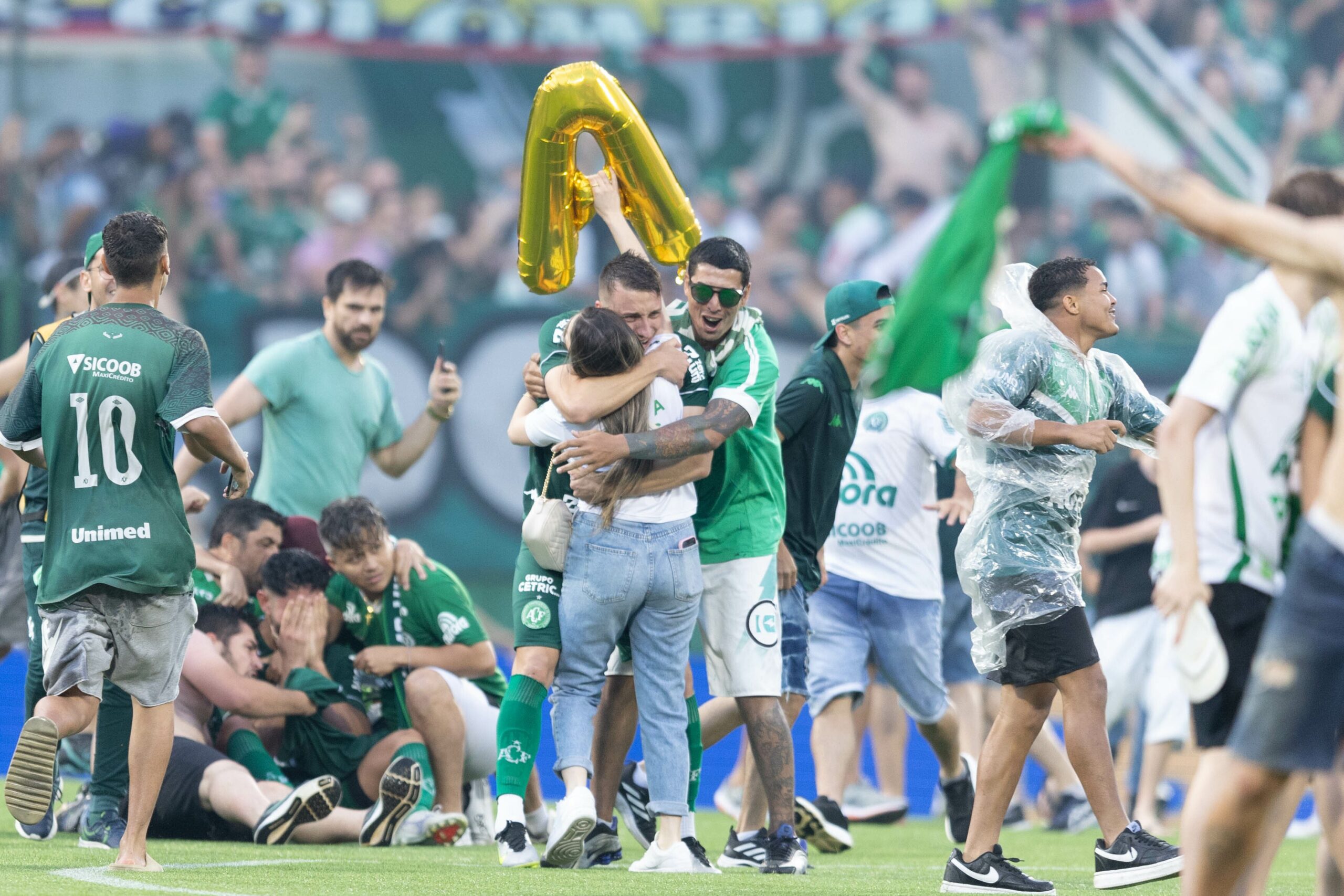 “Uh é Série A”: Veja a comemoração do acesso da Chape à elite nacional