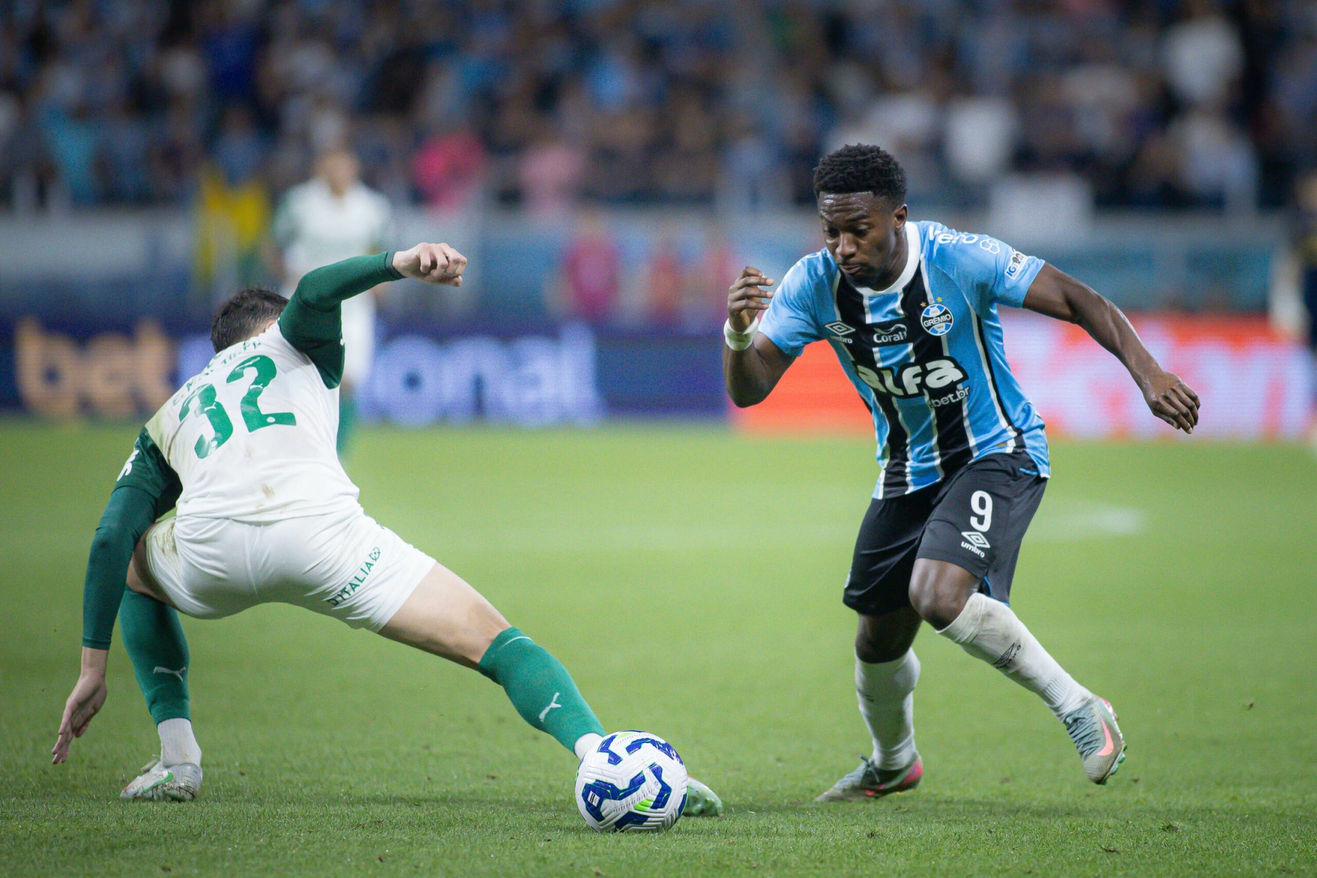Atuações: Amuzu e Arthur são os melhores do Grêmio contra o Palmeiras; dê suas notas