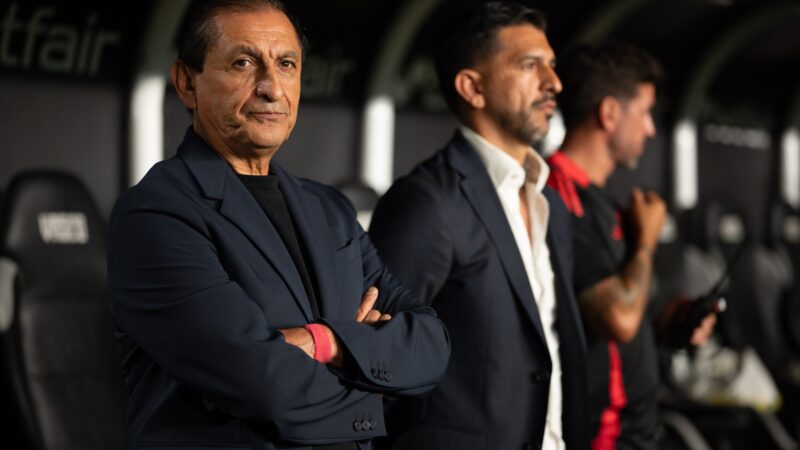 Auxiliar do Inter é sincero após goleada sofrida para o Vasco: “Fizemos merda”