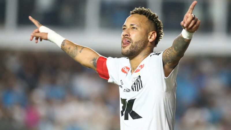 Neymar admite não estar bem e explica presença em Santos x Sport: “Tinha que tomar a decisão”