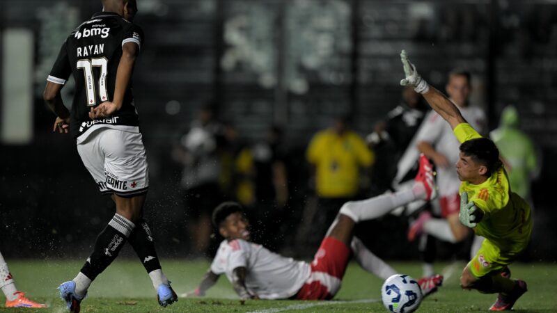 Análise: Inter está moralmente rebaixado e mística vira tábua de salvação por milagre