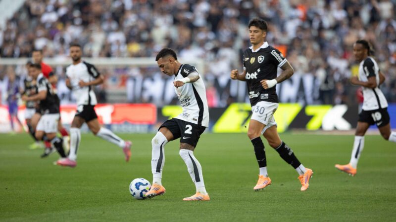 Matheuzinho leva terceiro cartão amarelo e desfalca Corinthians na reta final do Brasileirão