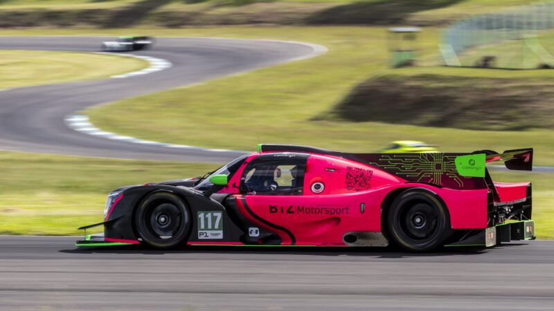 Kart, Stock Light e Endurance: a jornada tripla de Gabriel Koenigkan