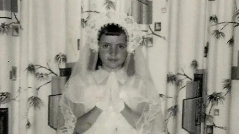 ‘Acreditei por anos que eu era minha irmã morta ressuscitada’