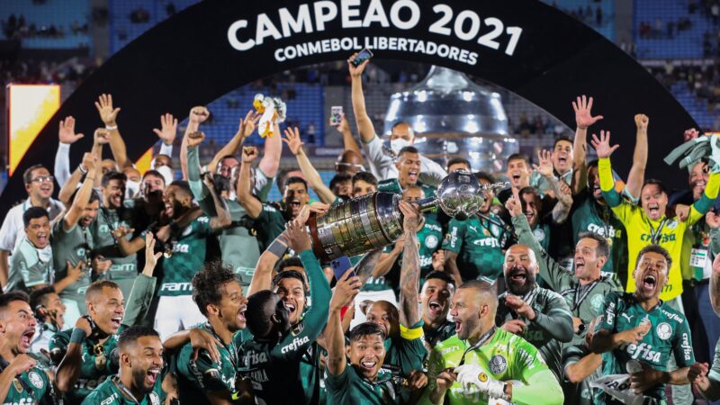 Filme repetido? Palmeiras revive cenário de títulos da Libertadores com turbulência antes de final