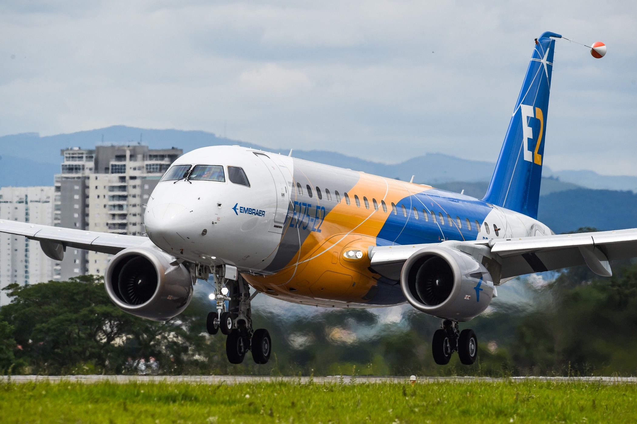 Embraer faz empréstimo de R$ 1,09 bilhão com o BNDES para produzir aviões