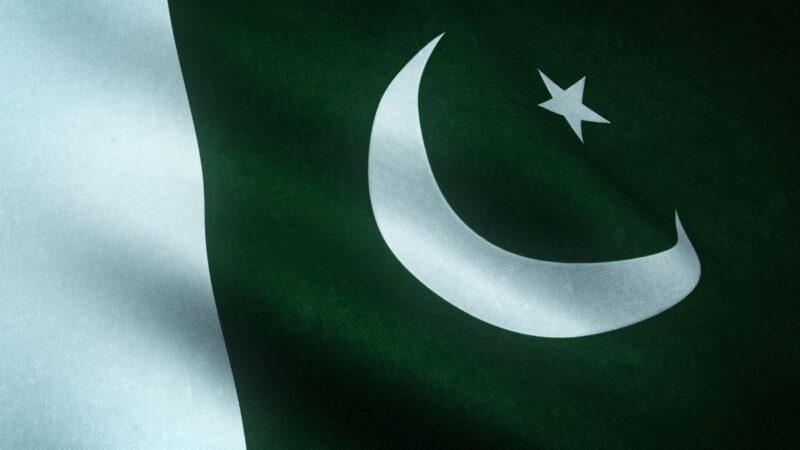 Homens armados atacam quartel-general da força paramilitar do Paquistão; 3 morreram