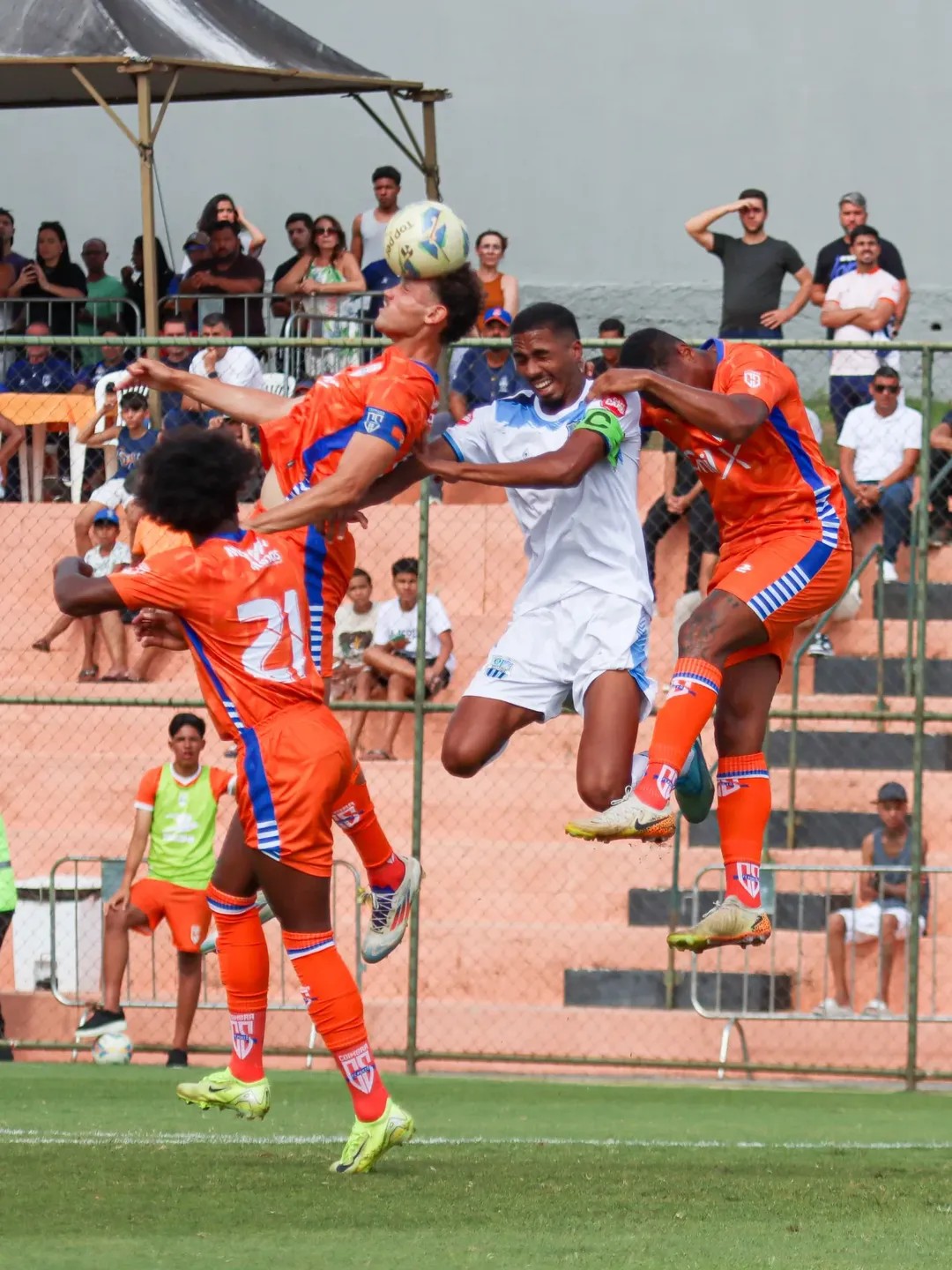 Coimbra vence Essube e fica com o título da Segunda Divisão do Mineiro