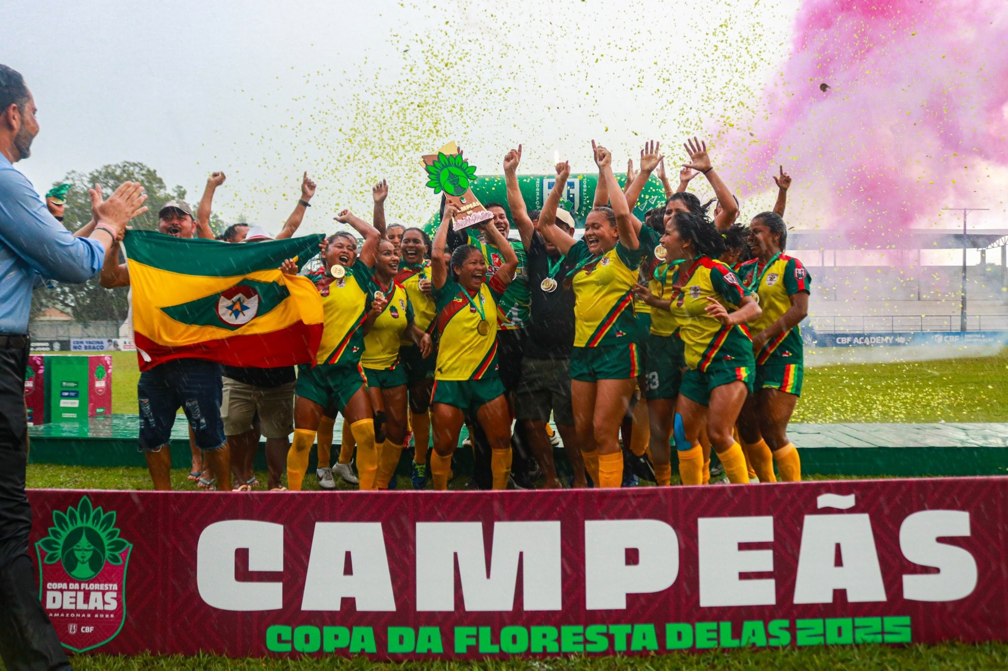Alvarães vence Coari por 2 a 0 e é campeã da Copa da Floresta Delas