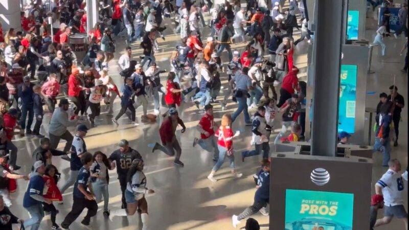 Cena de Black Friday: fãs registram correria na abertura dos portões para Cowboys x Chiefs; vídeo
