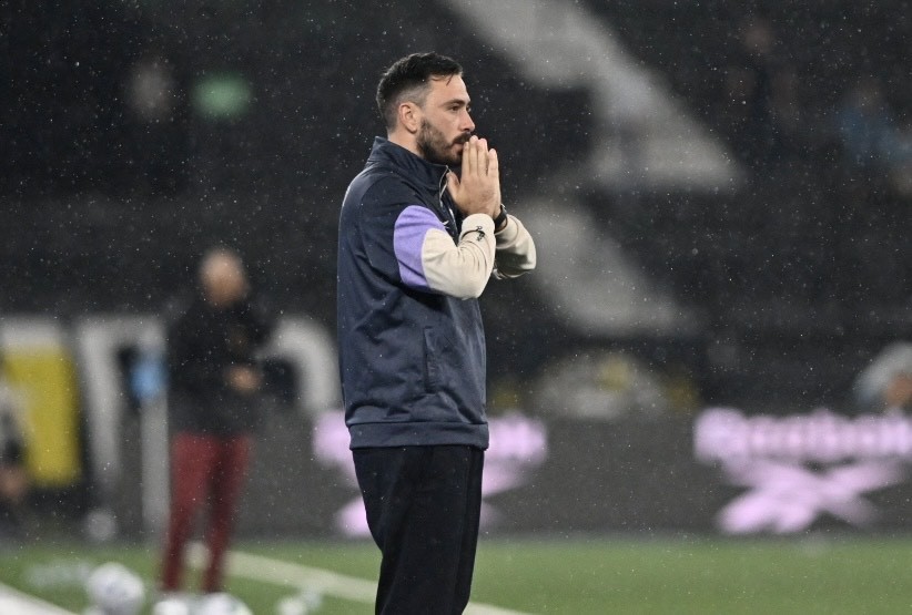 Davide reconhece jogo ruim do Botafogo, mas valoriza vitória e elogia Kadir: “Um dia que não esquecerá”