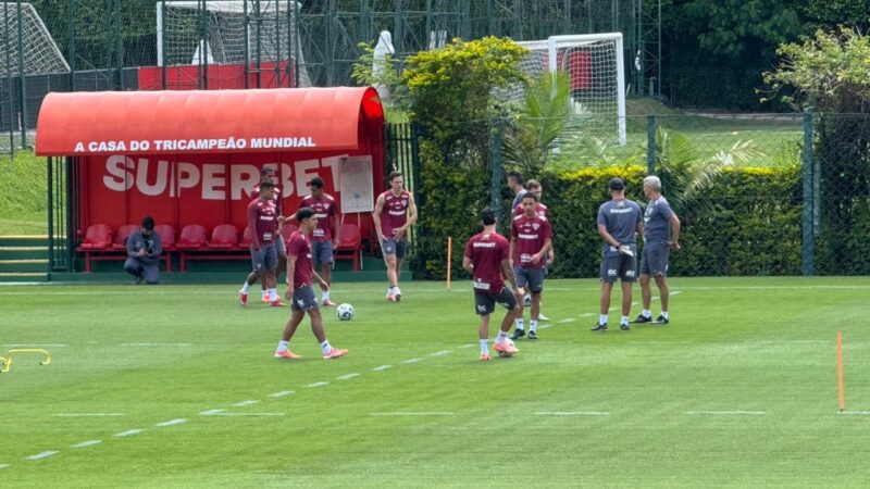 Treino do São Paulo: ainda sem Ferreira, Crespo pode ter duas novidades contra o Fluminense
