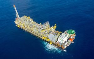 Petrobras (PETR4) encontra novo poço de petróleo em estado do Sudeste