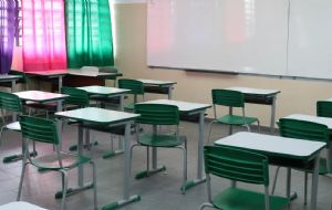 Renda e cor são determinantes para evasão do ensino médio, mostra pesquisa