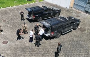 Após operação no RJ, sete líderes do CV são transferidos para presídios federais