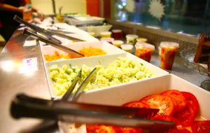 Decreto de Lula que altera regras do vale-refeição deve reduzir preços nos restaurantes, projeta associação