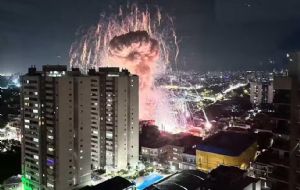 Explosão em depósito ilegal de fogos: um morto, 10 feridos e 21 imóveis interditados