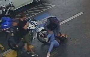 VÍDEO: coronel da PM agride esposa até ela desmaiar