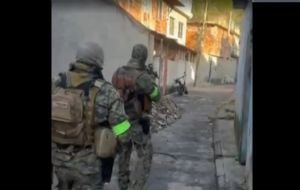 Nova operação no Rio: dois mortos, escolas fechadas e linhas de ônibus desviadas