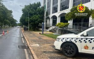 Explosão e suspeita de bomba evacuam prédios de ministérios do governo Lula; há feridos