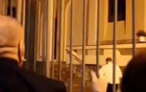 VÍDEO: Arcebispo expulsa bolsonaristas que queriam fazer vigília para Bolsonaro dentro de igreja