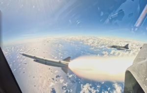 VÍDEO: FAB testa um dos mísseis mais avançados e poderosos do mundo