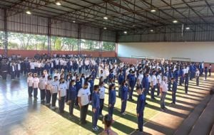 VÍDEO: alunos de escola cívico-militar são obrigados a entoar canto com apologia à violência no PR