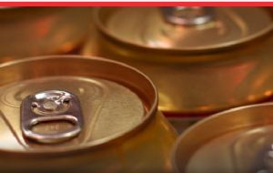 Mais de 15 bilhões de latas de cerveja: a maior fábrica do Brasil não está em SP nem no Rio