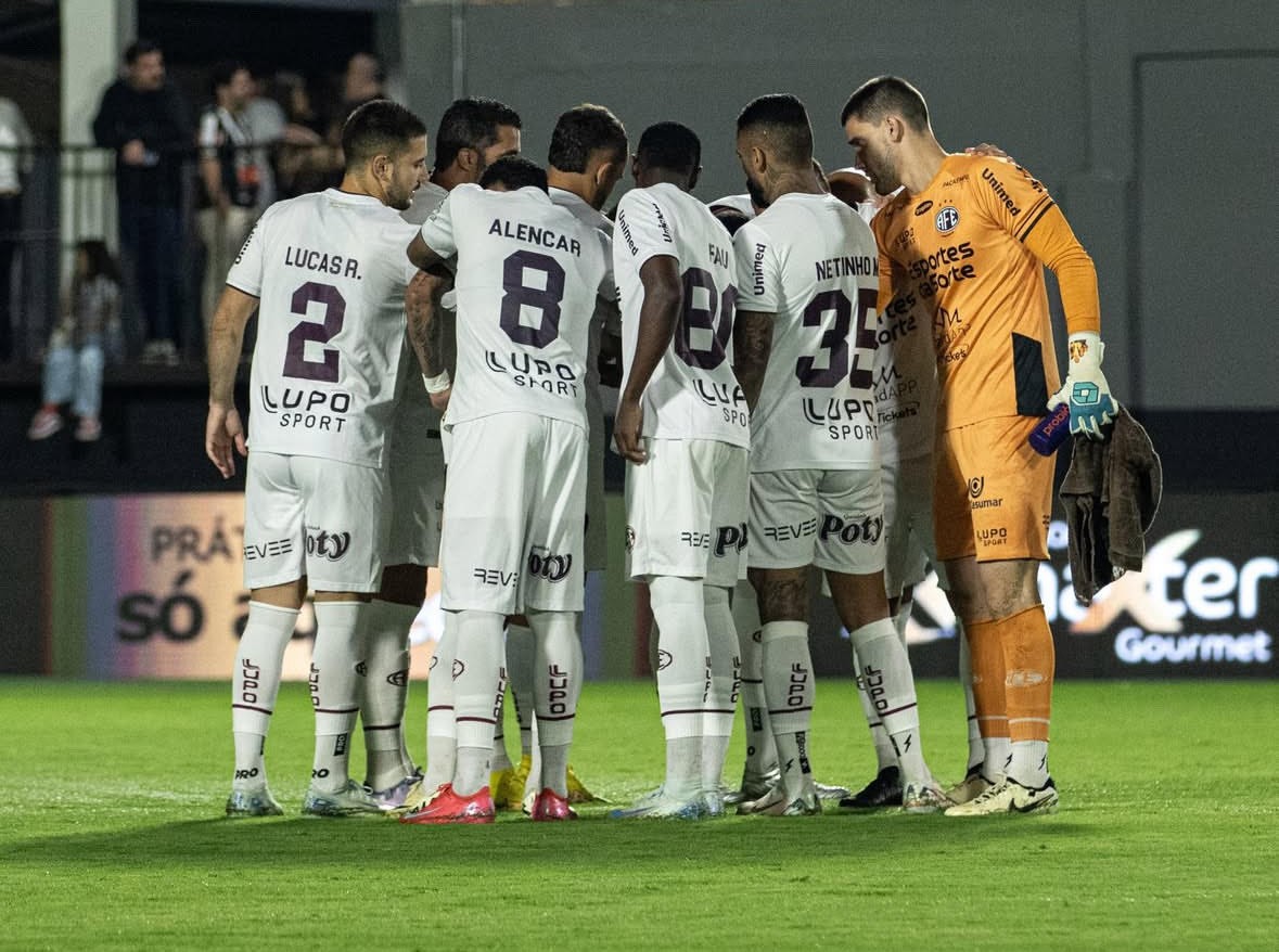 Diretor reconhece falhas da Ferroviária e admite queda de rendimento no fim da Série B