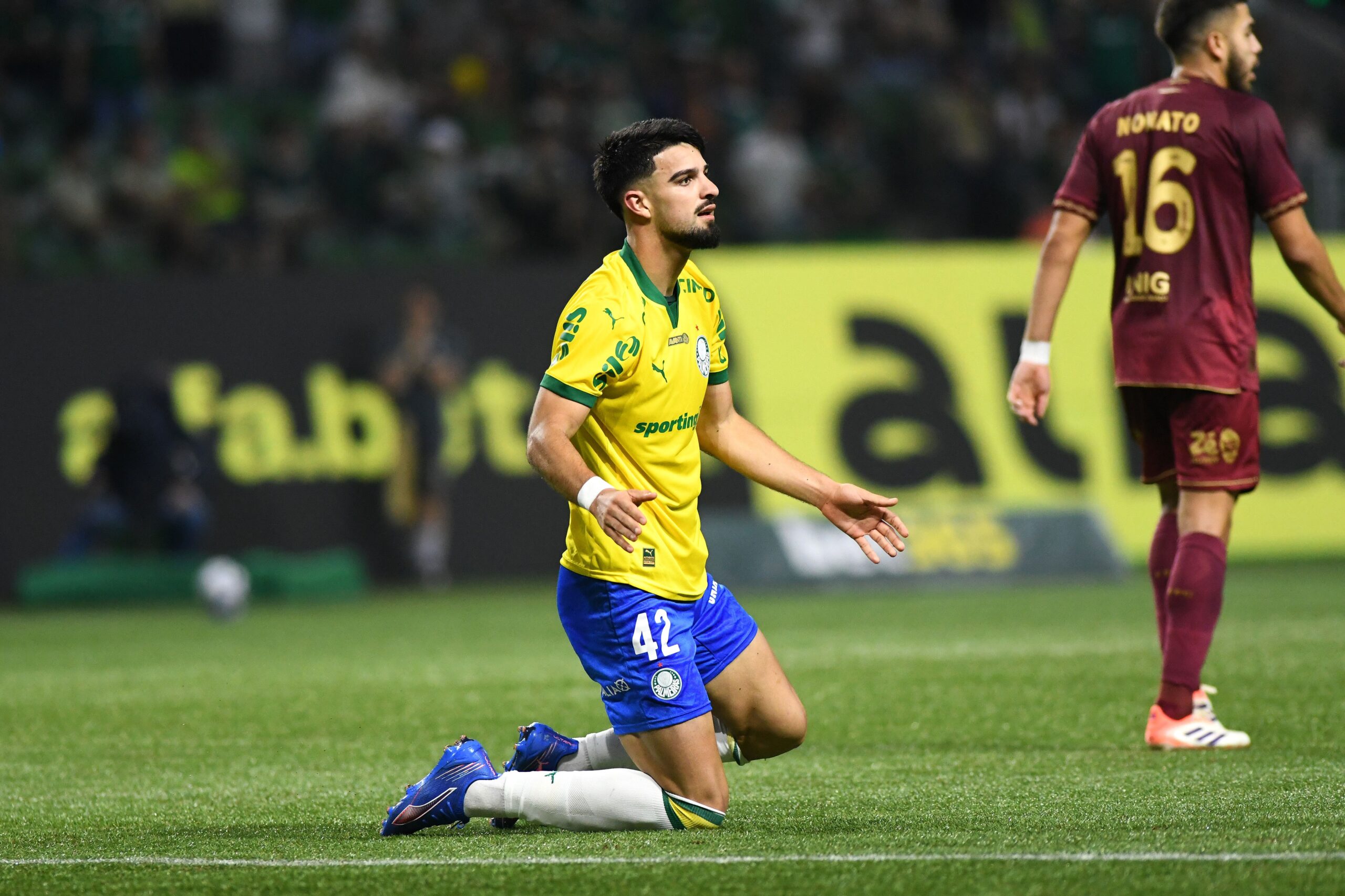 Flaco vive jejum de nove jogos no Palmeiras, e Abel manda recado: “Esqueceu o que estava fazendo”