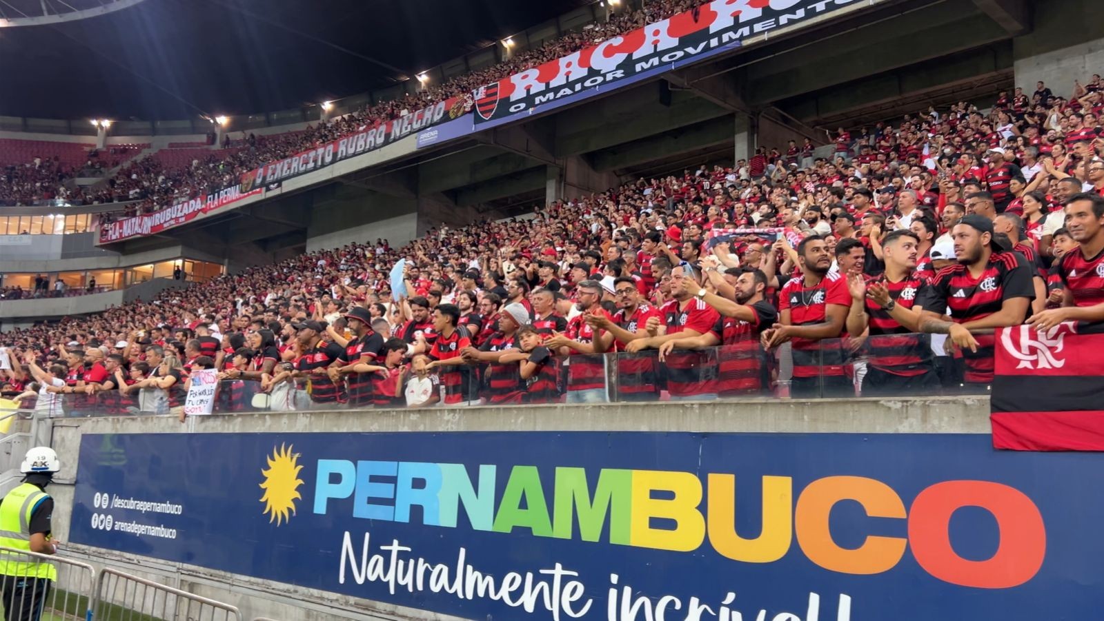 Flamengo levou quase o dobro de torcedores em relação ao Sport em jogo na Arena de Pernambuco