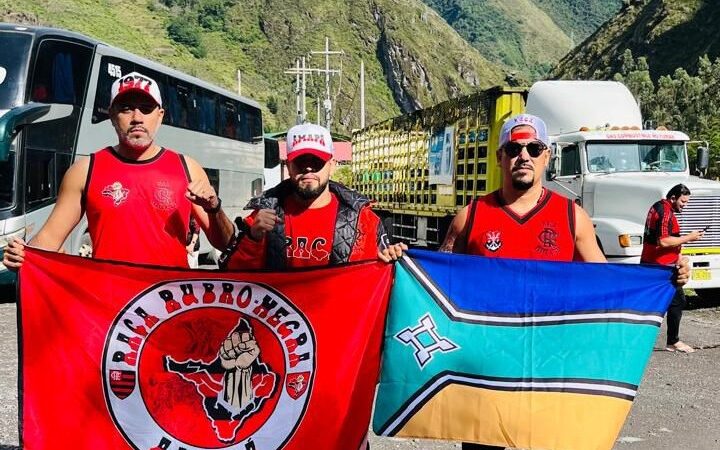 “Altitude começou a bater, mas vamos chegar”, diz flamenguista amapaense que viaja de ônibus até Lima-PER
