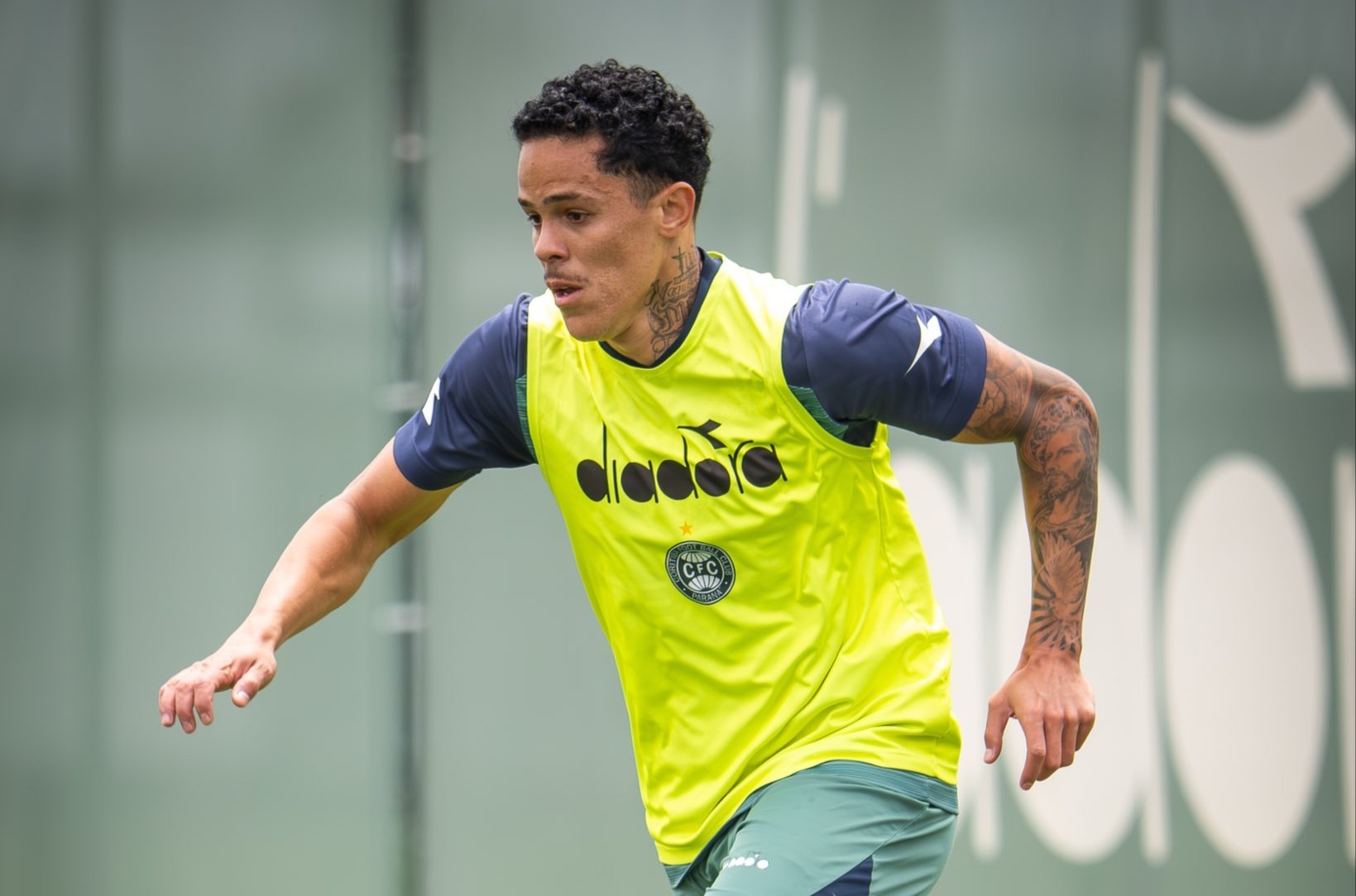 Quem fica? Quem sai? Coritiba tem 15 jogadores com contrato perto do fim; veja a lista