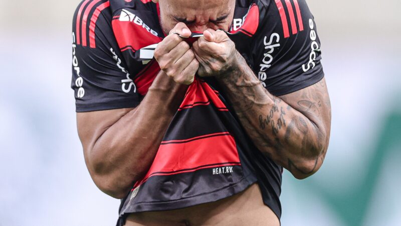 Bastidores: Danilo vira titular na última hora no Flamengo e é herói improvável no título pelo clube do coração