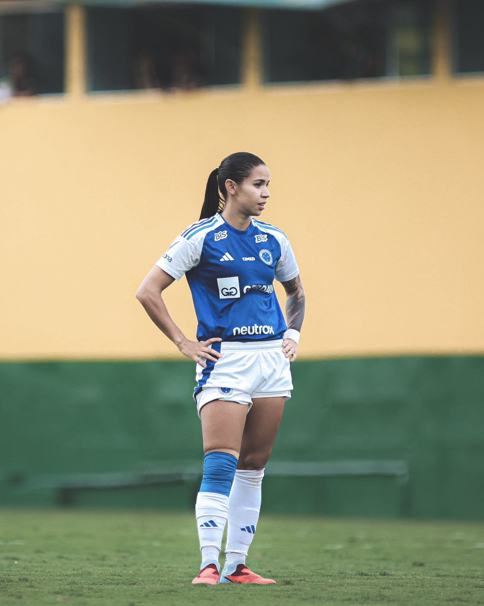 Recém-renovada com o Cruzeiro, Bedoya passa por cirurgia no joelho