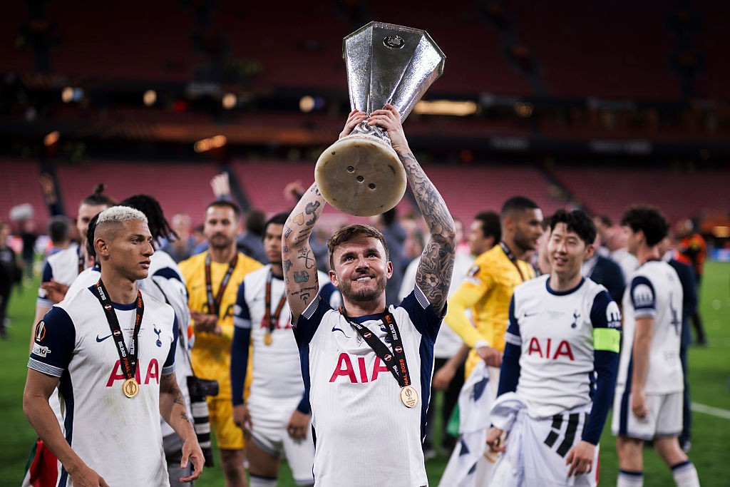 Tottenham fecha parceria com empresa de tratamento de calvície