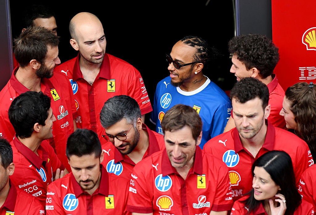 Vettel revela que aconselhou Hamilton a imergir em cultura italiana na Ferrari