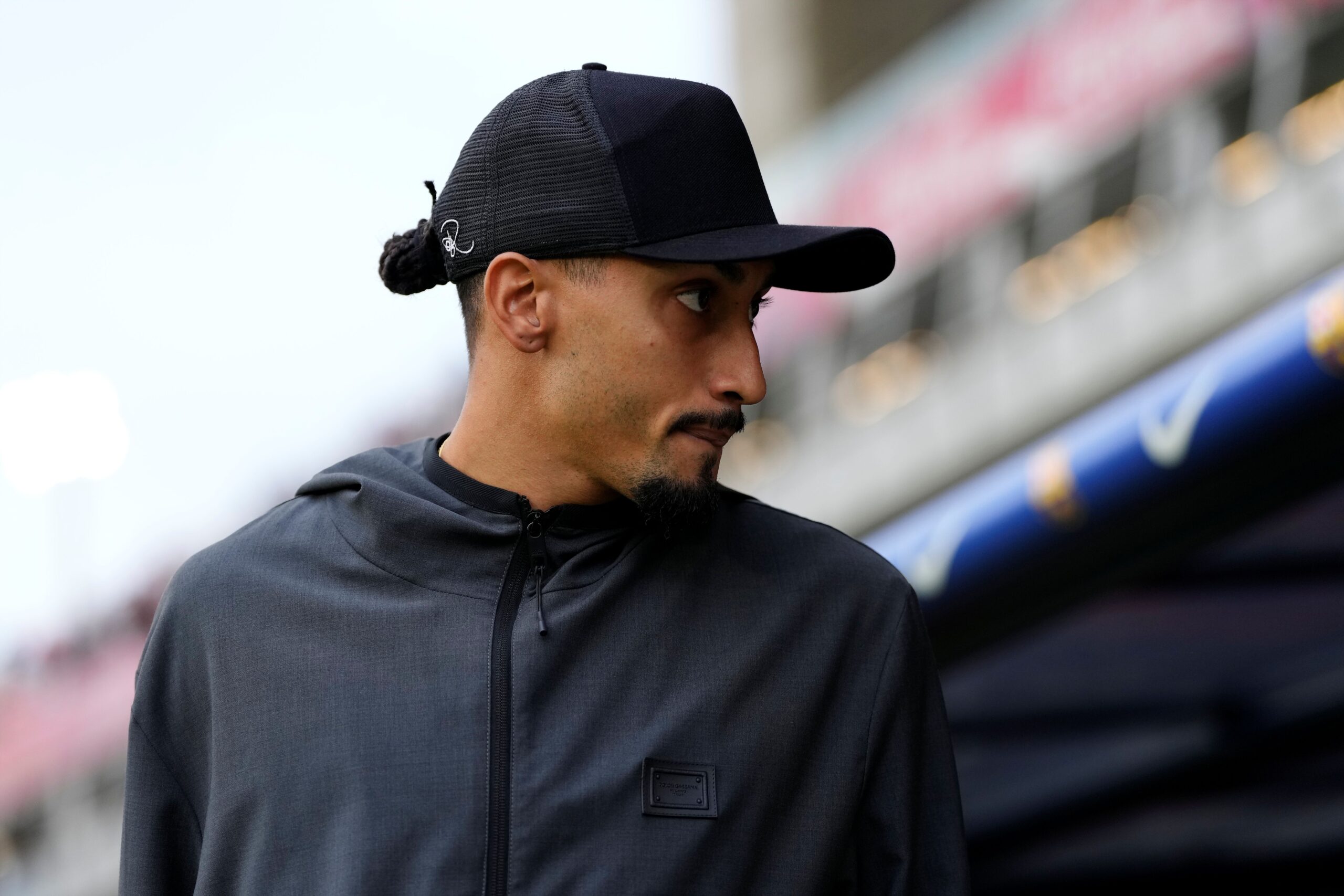 Raphinha voltará a jogar após quase dois meses pelo Barcelona no retorno ao Camp Nou