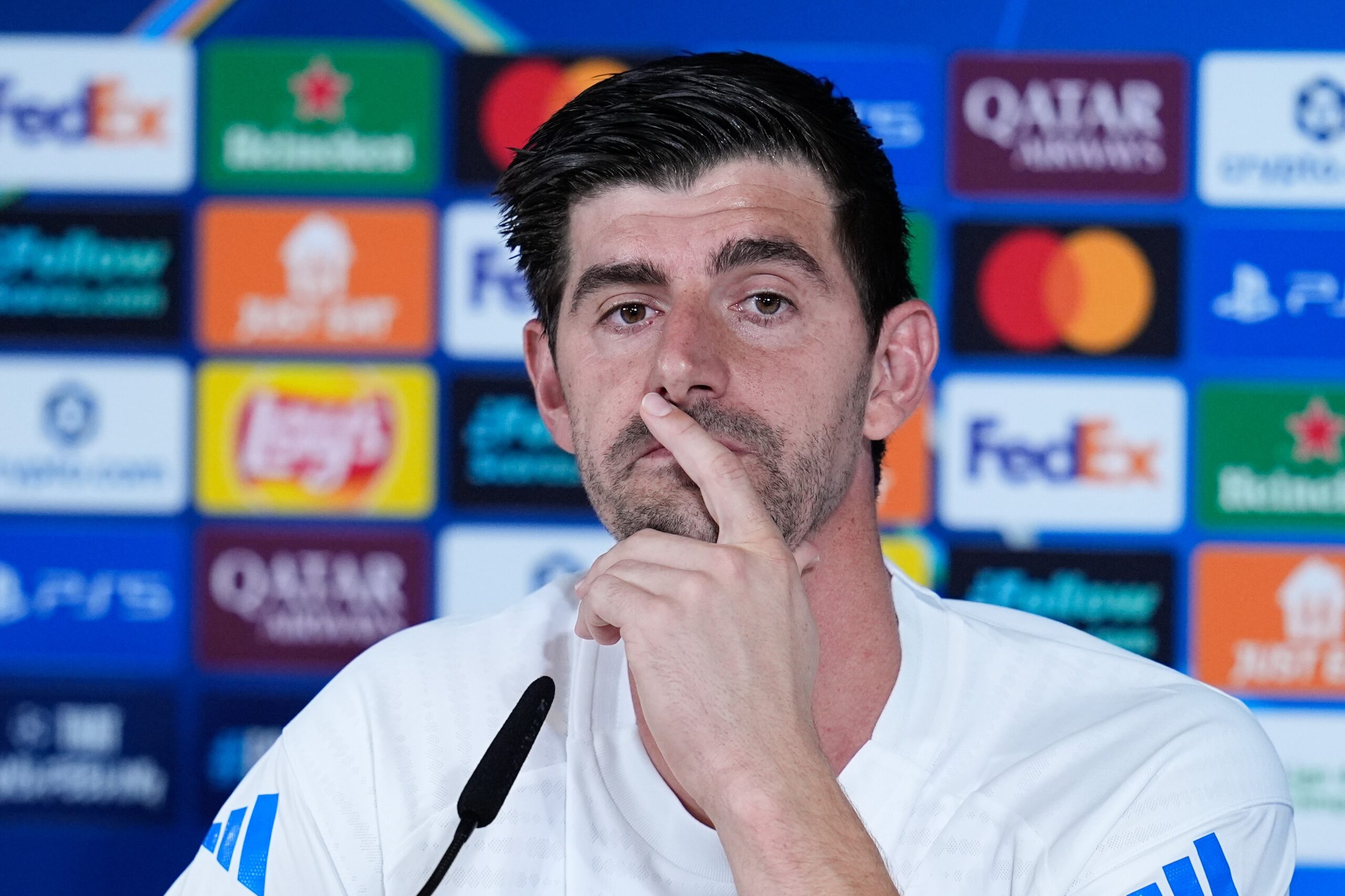 Courtois desfalca Real Madrid contra o Olympiacos pela Champions; veja provável time