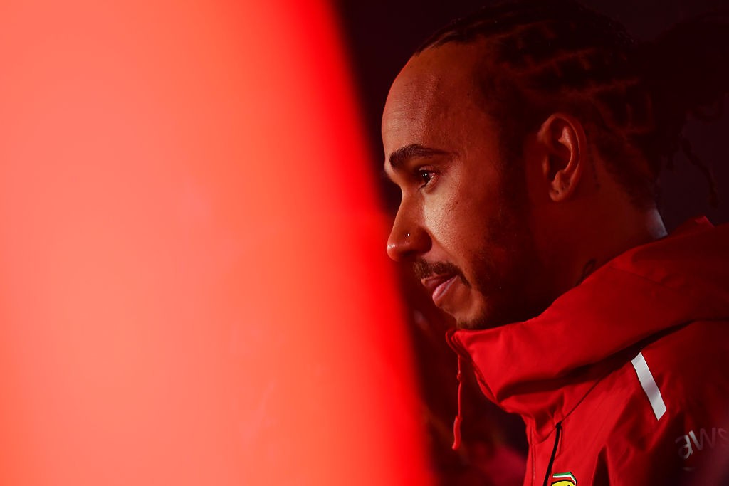 Hamilton larga em último em Las Vegas e lamenta: “Ano mais difícil”