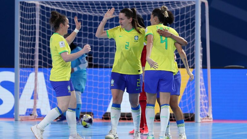 Em primeira edição da Fifa, Brasil estreia na Copa do Mundo com goleada contra o Irã