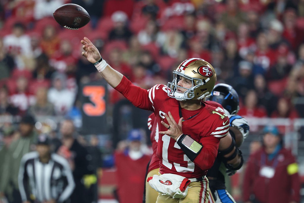 NFL: 49ers controlam Panthers em noite de turnovers e chegam à 8ª vitória