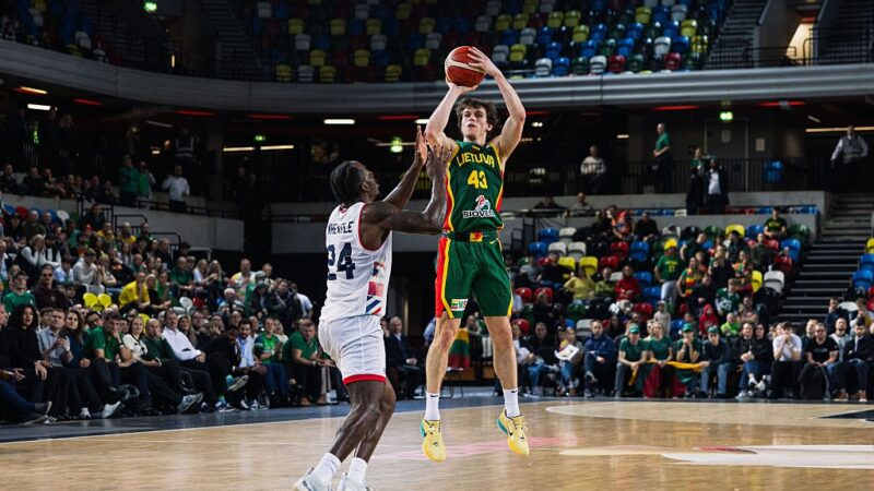 Sequência de cestas de três nos segundos finais define vitória da Lituânia sobre a Grã-Bretanha; veja vídeo