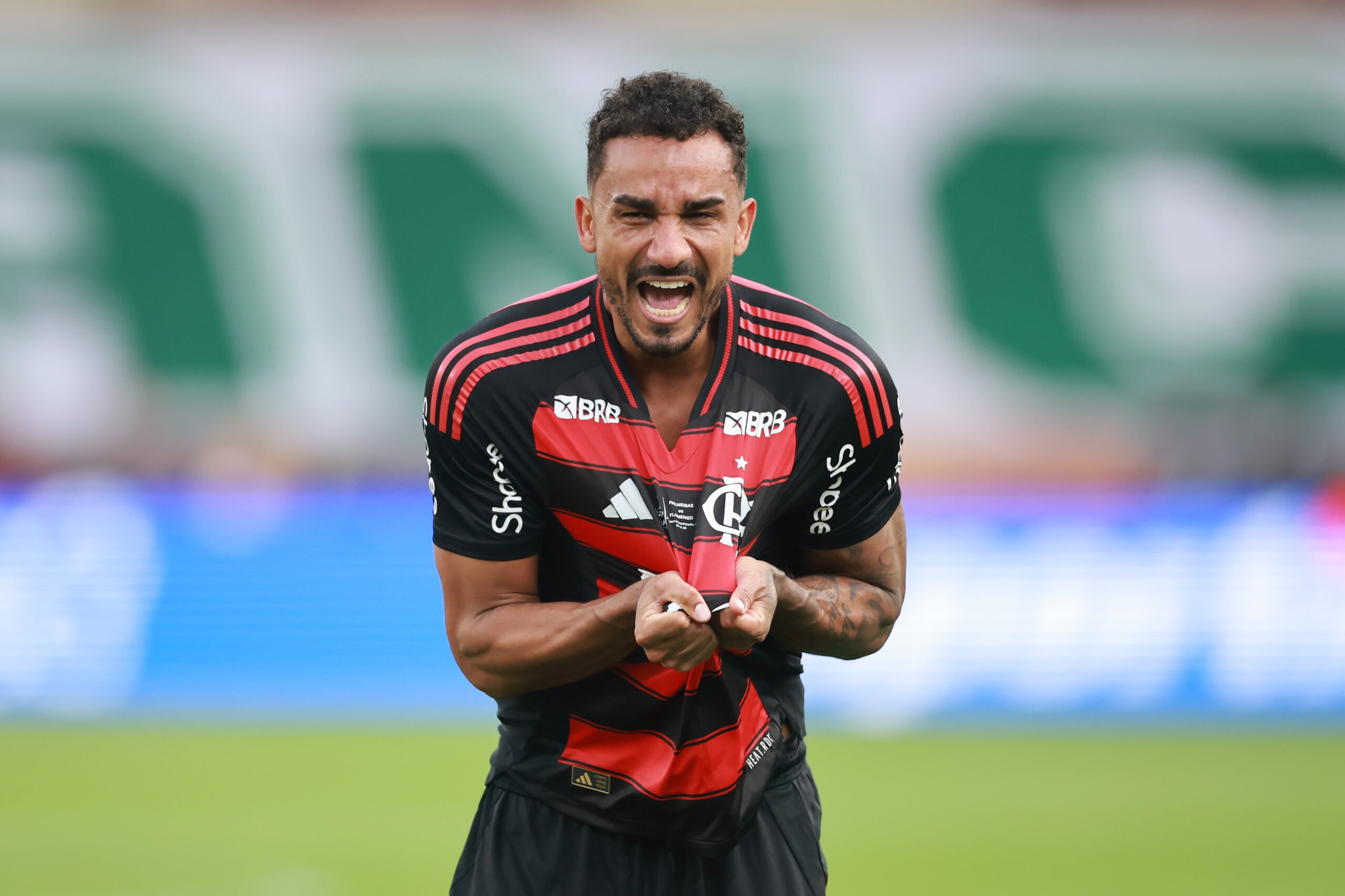 Herói do título do Flamengo, Danilo revela morte de tia um dia antes da final e dedica o gol à família